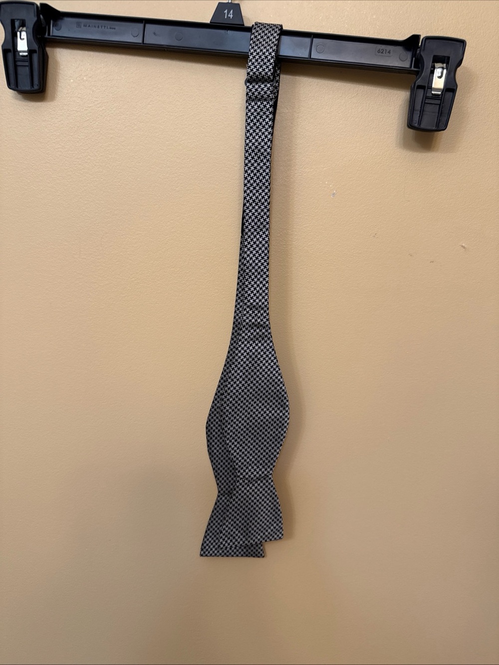 Chaps Black and White Houndstooth Self-Tie Bow Tie